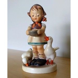 Goebel Hummel BE‎ PATIENT Girl Feeding Geese Figurine #197 2/0 TMK-4 Vintage